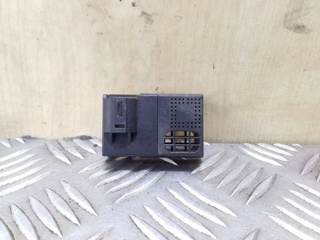 Interior temperature sensor 20963881