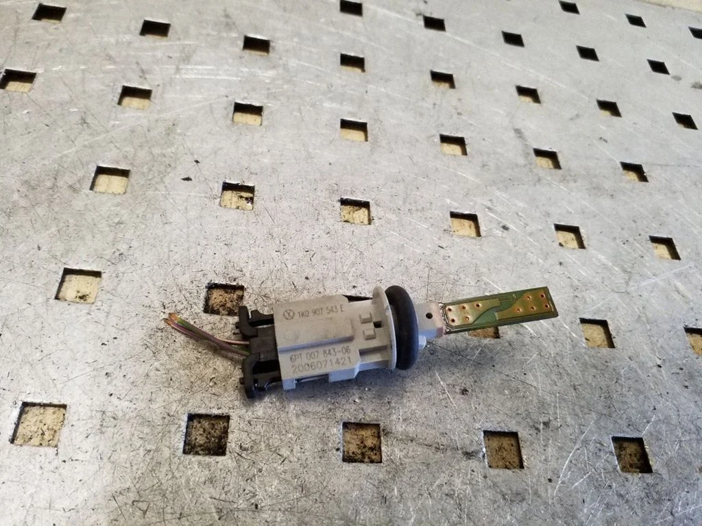 Salona temperatūras sensors 1K0907543E