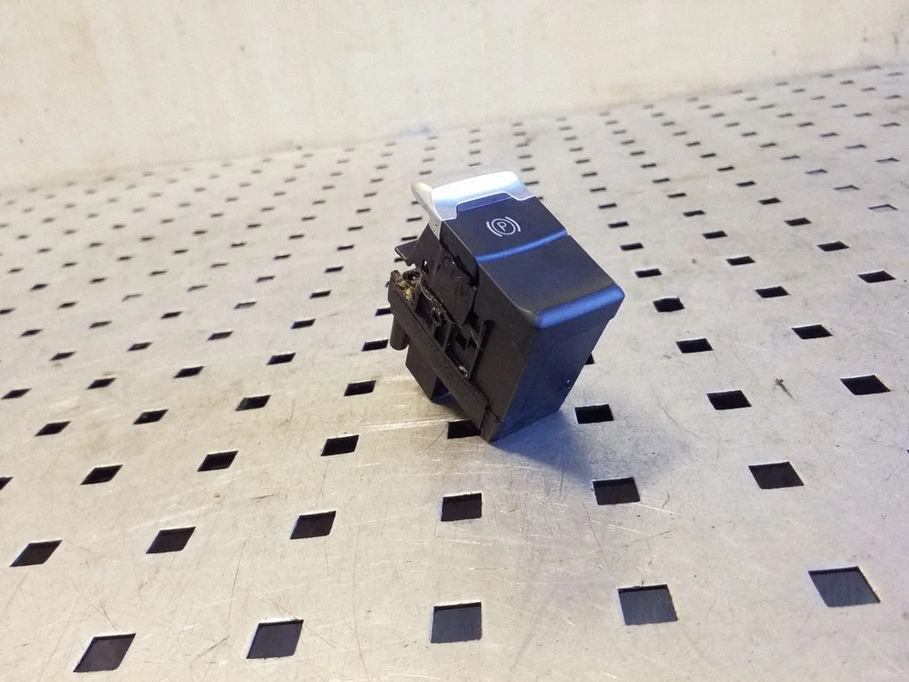 Hand parking brake switch 8K2927225E