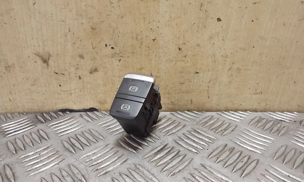 Hand parking brake switch – Audi A8 S8 D4 4H (2010-2016)