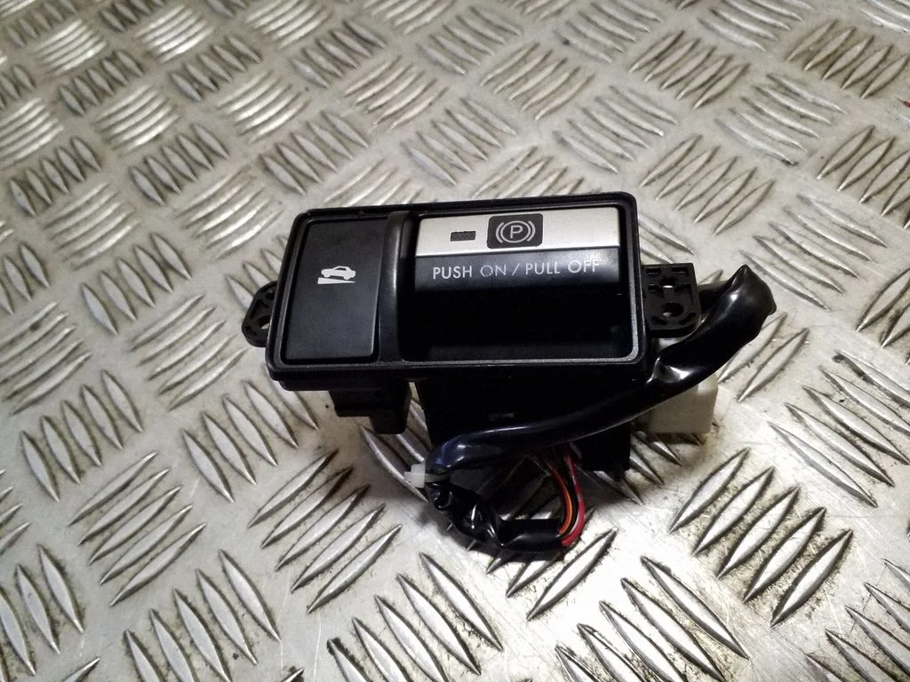 Hand parking brake switch – Subaru Outback (2009-2014)