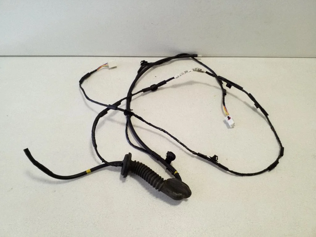 Pakiruumiluugi juhtmestik 8512B959