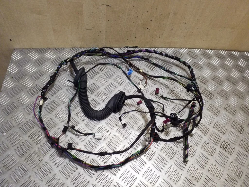 Tailgate/trunk wiring harness – right