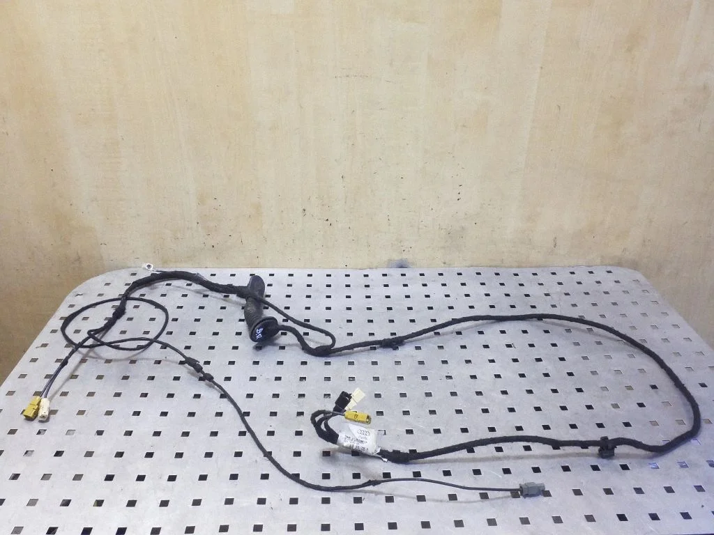 Tailgate/trunk wiring harness 8J8971726M