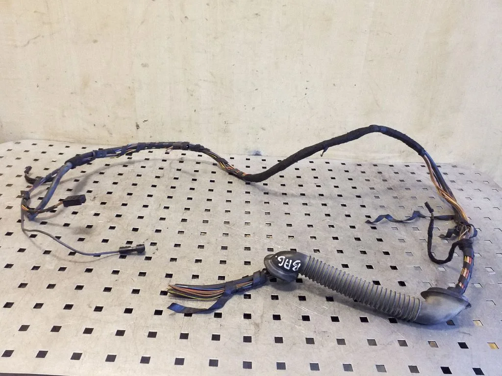 Tailgate/trunk wiring harness