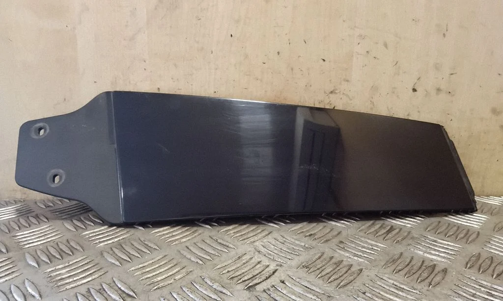 Muu läviste/piilarite katte osa 3C8853317