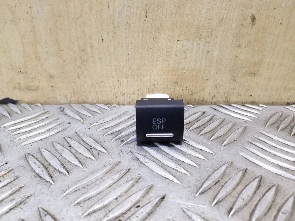 ESP (stabiilsussüsteemi) lüliti 8P0927134C