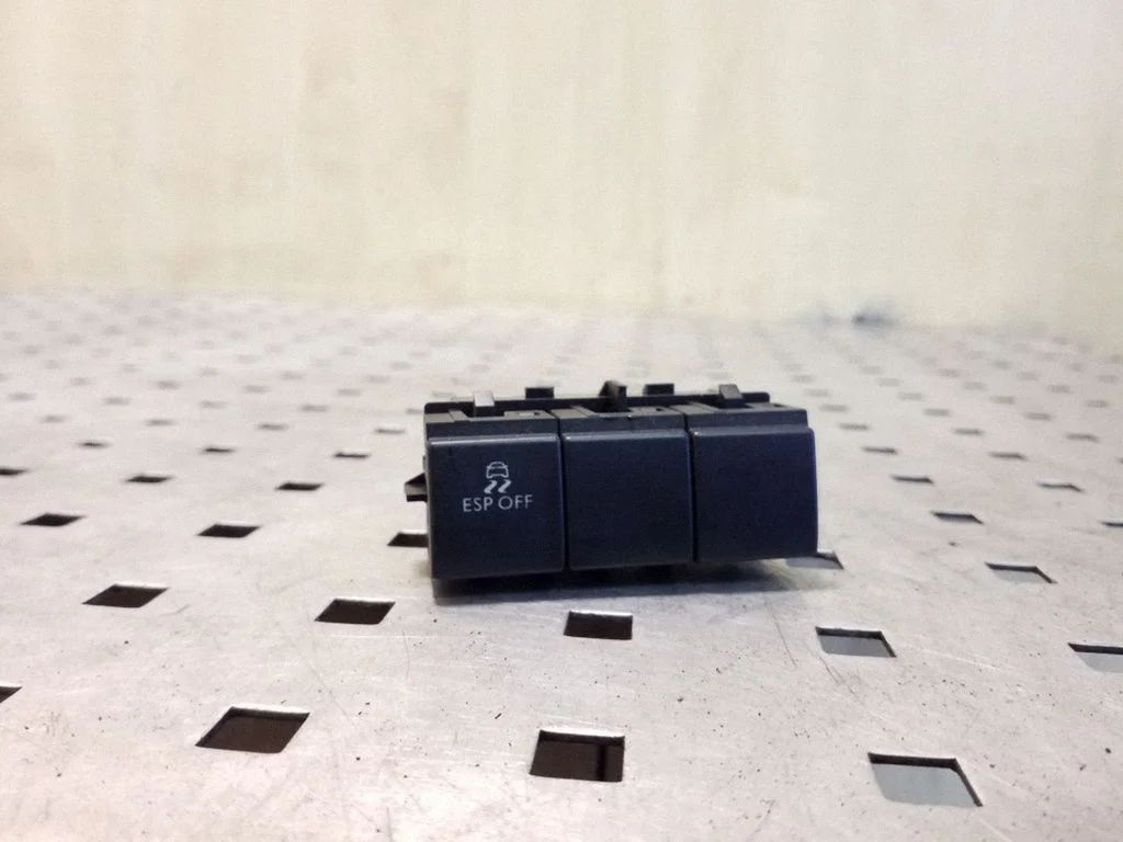 ESP (stabilitātes sistēmas) slēdzis 96661581XT01
