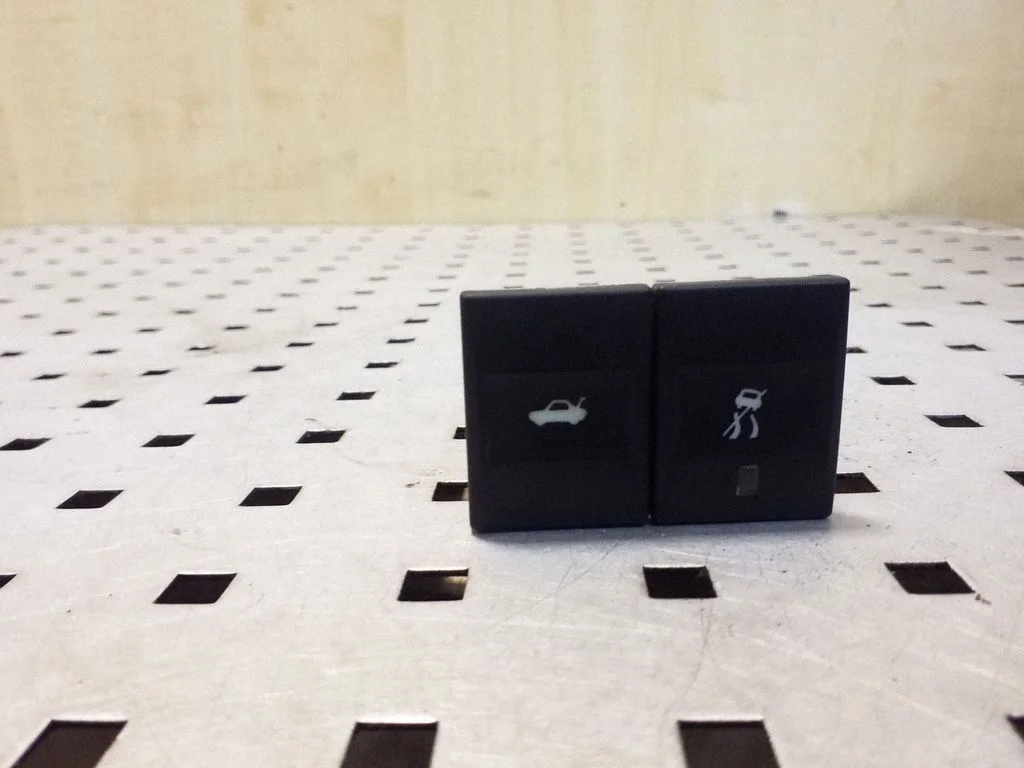 ESP (stability program) switch 1S7T2C418AB