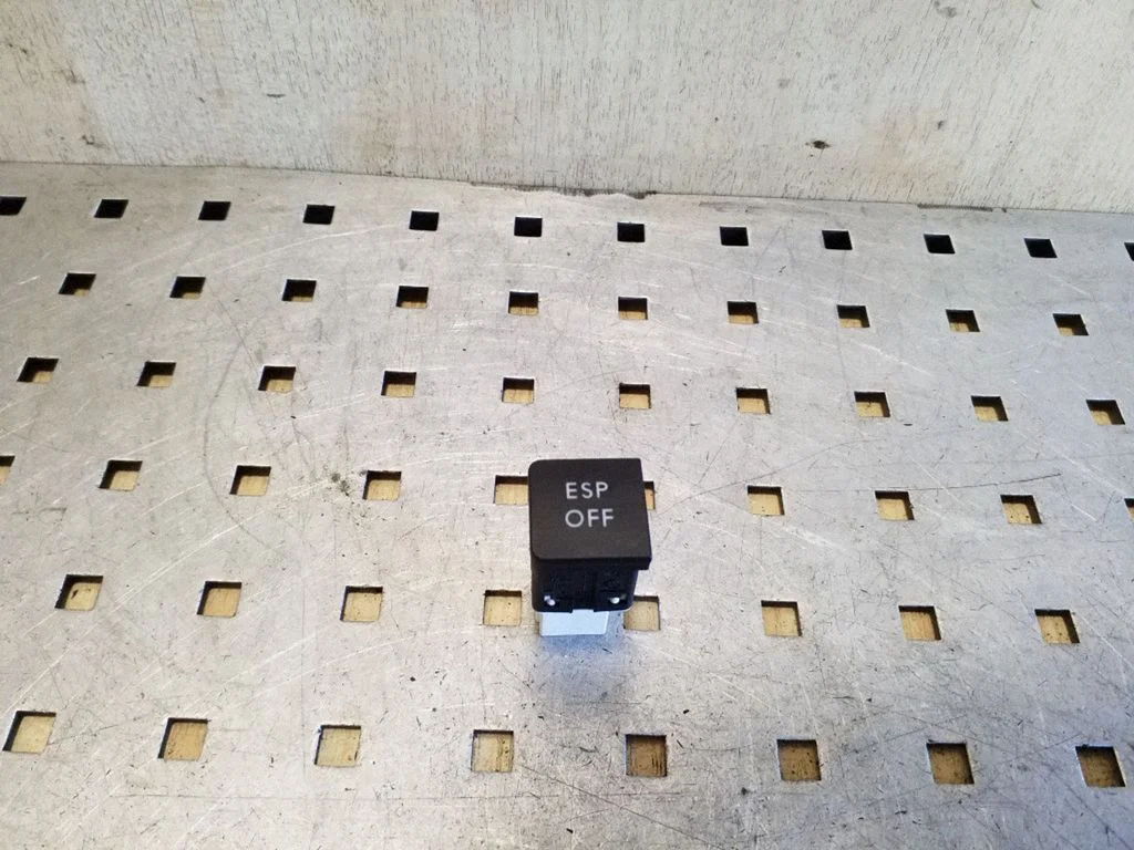 ESP (stabiilsussüsteemi) lüliti 1K0927117D