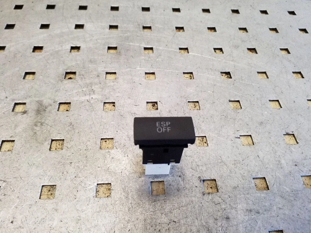 ESP (stability program) switch – Audi A6 Allroad C6 (2006-2011)