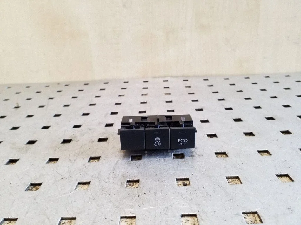 ESP (stabiilsussüsteemi) lüliti 96750111ZD