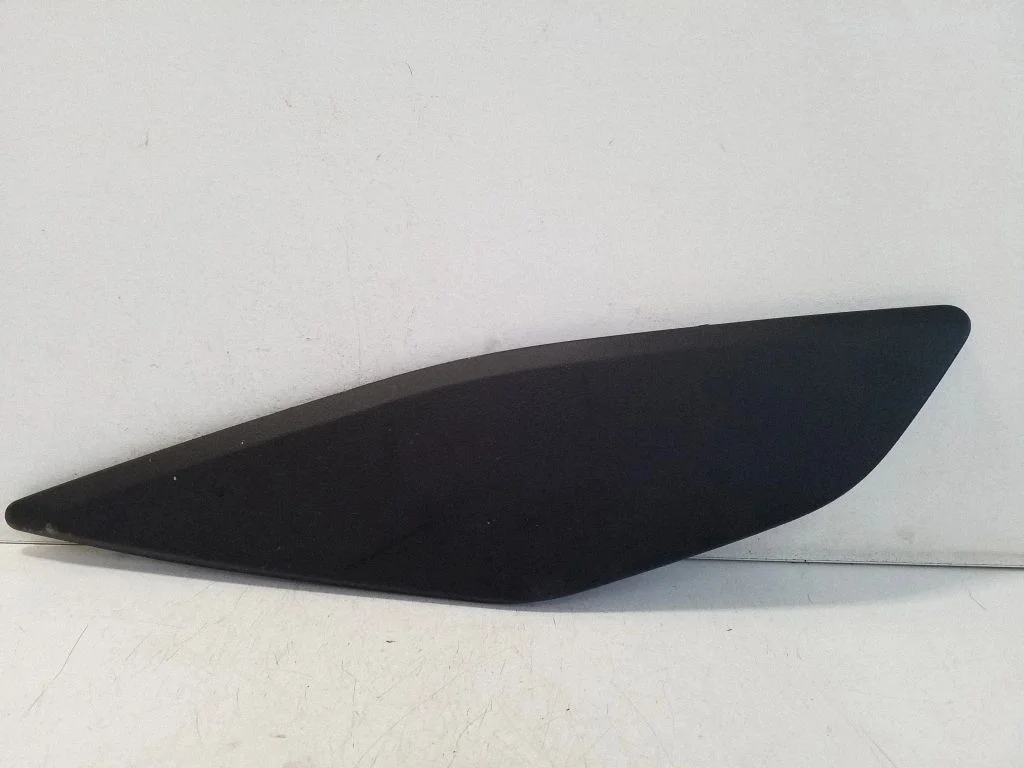 Cita centrālās konsoles (tuneļa) detaļa 4KE863306