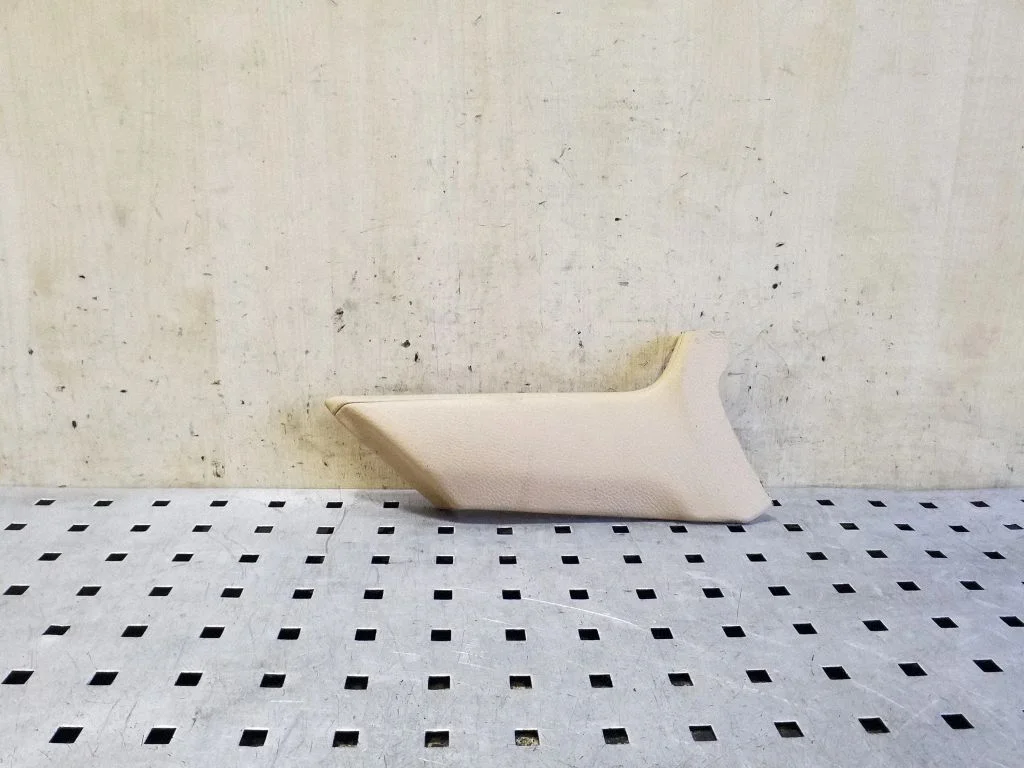Cita centrālās konsoles (tuneļa) detaļa MJS45980356
