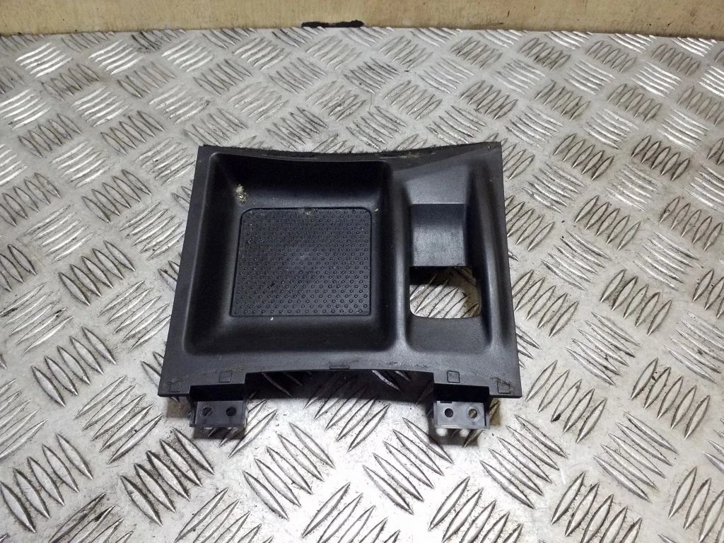 Other center console (tunnel) element – Nissan X-Trail T32 (2014-2021)