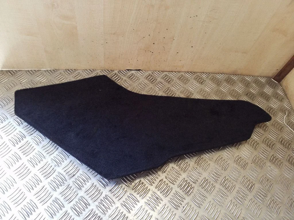 Kita centrinė konsolės (tunelio) detalė