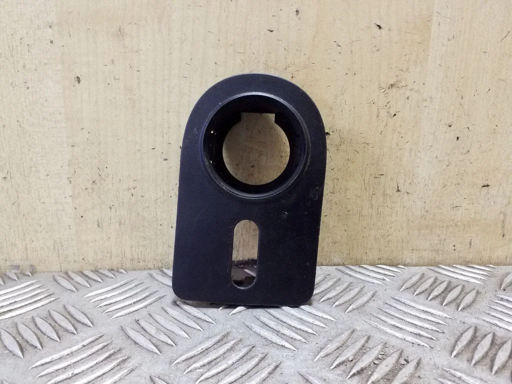 Muu keskkonsooli (tunneli) osa P13750A77200