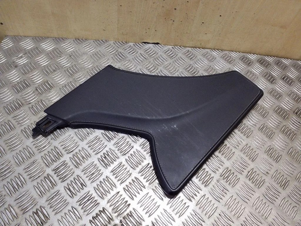 Muu keskkonsooli (tunneli) osa 100822702G