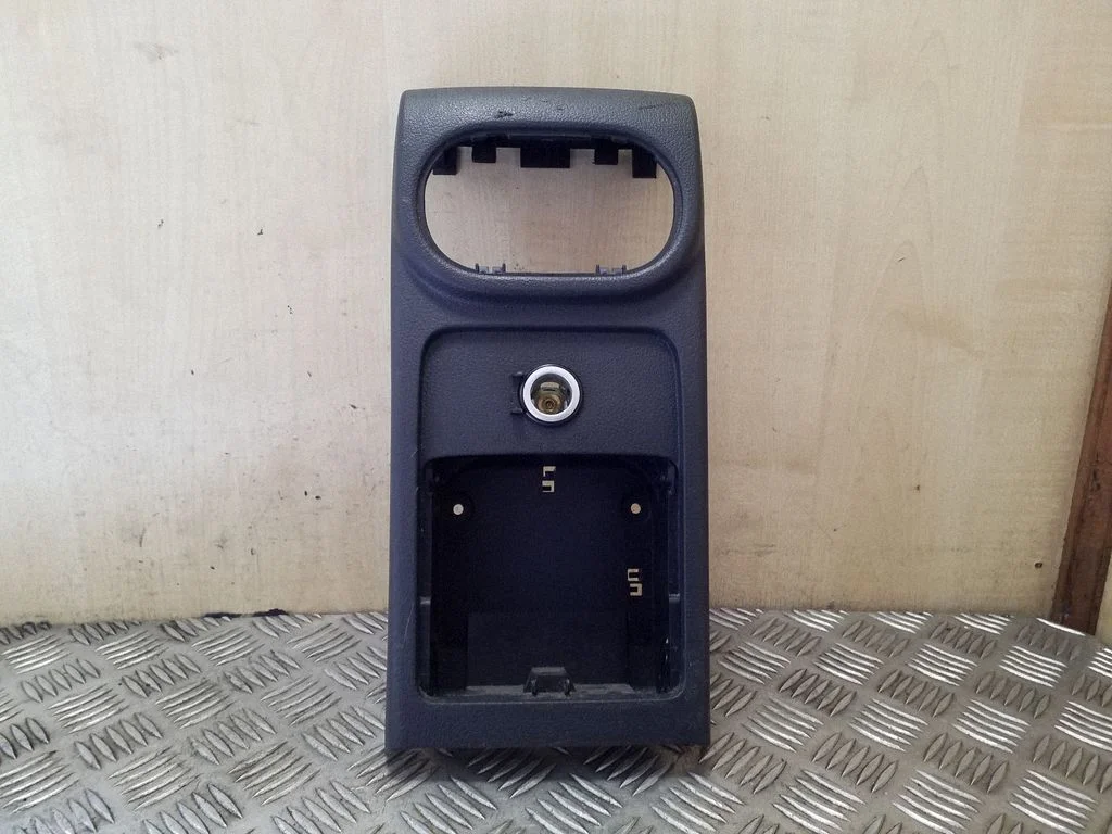 Other center console (tunnel) element – Volkswagen Tiguan (2007-2016)