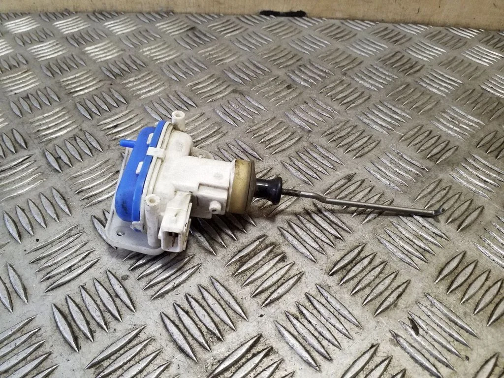 Central locking motor 8A0862153