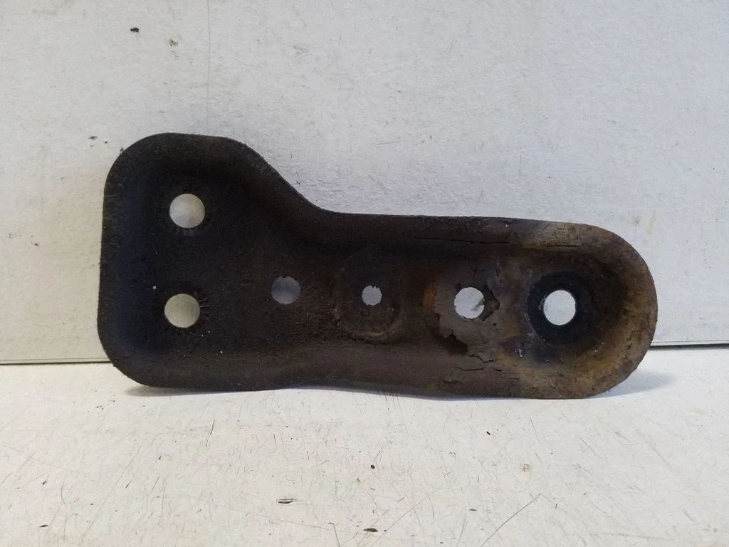 Other front suspension part – right