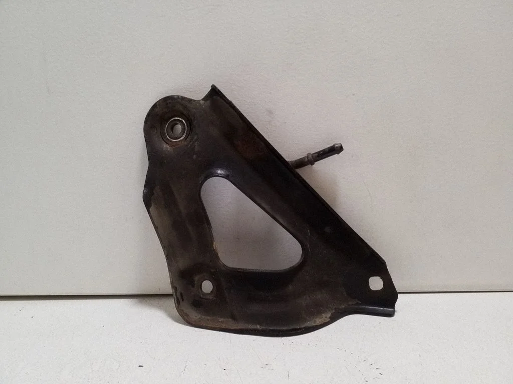 Other front suspension part – right