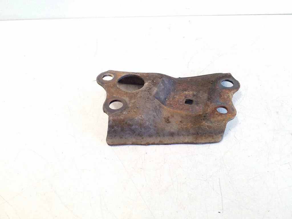 Other front suspension part – left