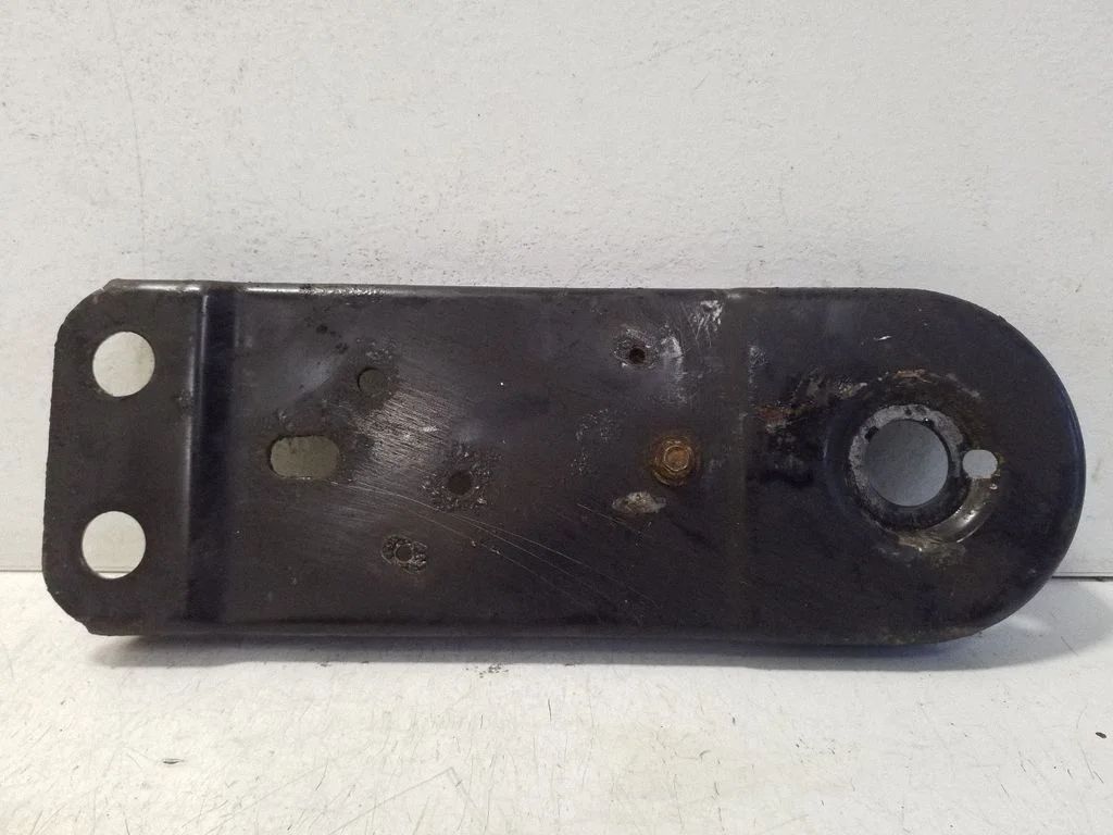 Other front suspension part – left