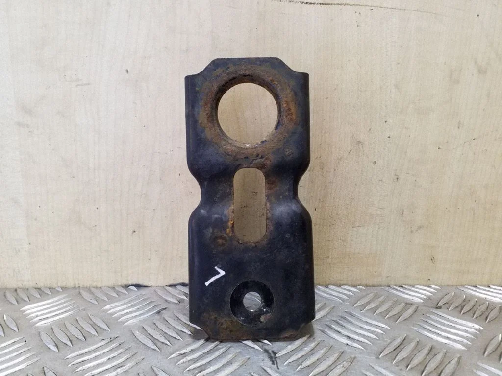 Other front suspension part – left