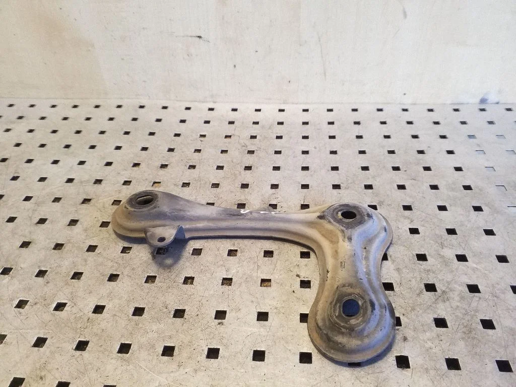 Other front suspension part – right