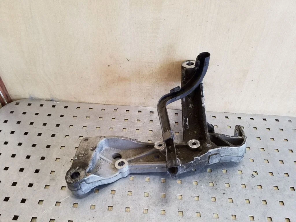 Other front suspension part – Audi A3 S3 8P (2003-2012)