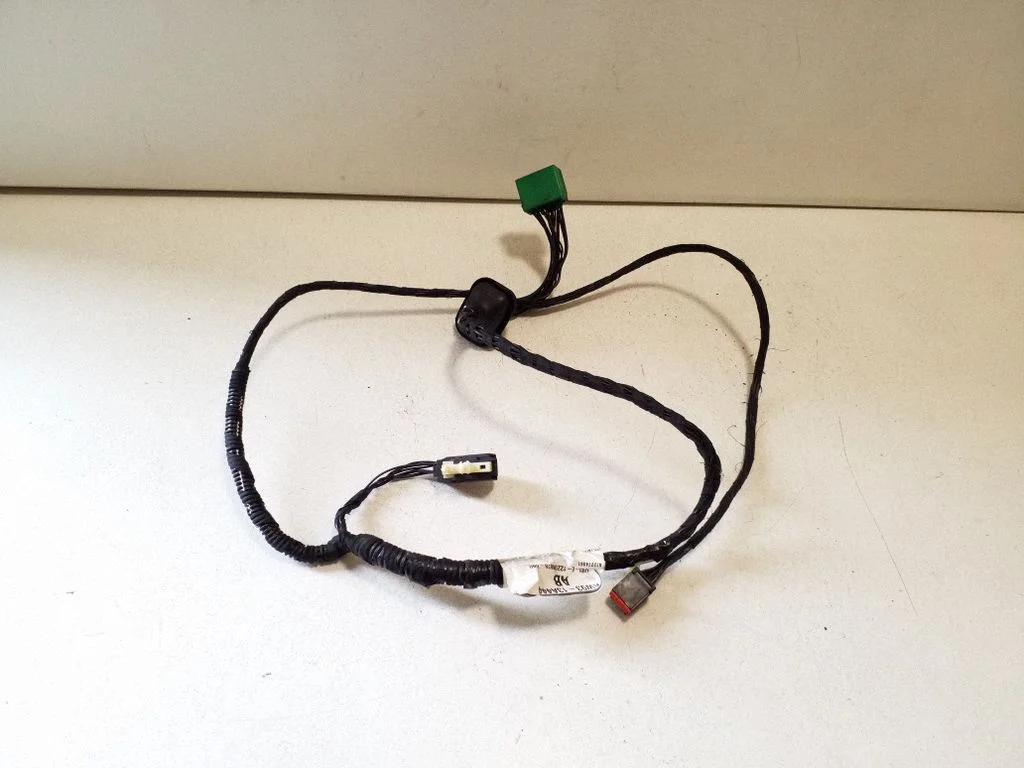 Muud juhtmed / juhtmestik AW9313A444AB