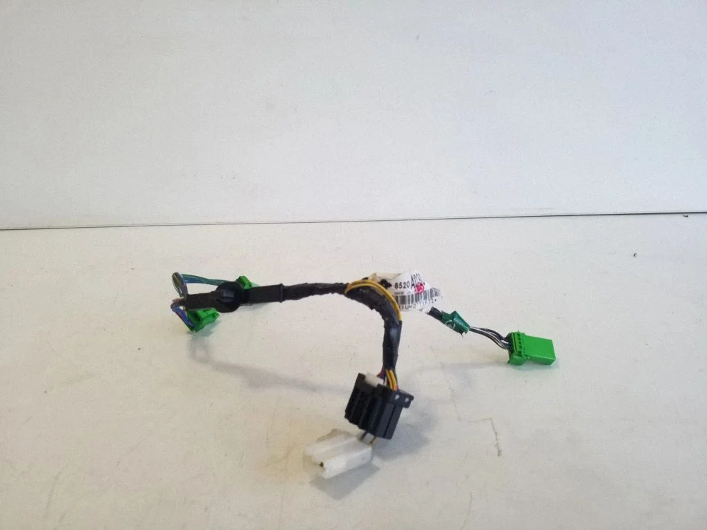 Muud juhtmed / juhtmestik 8520A030