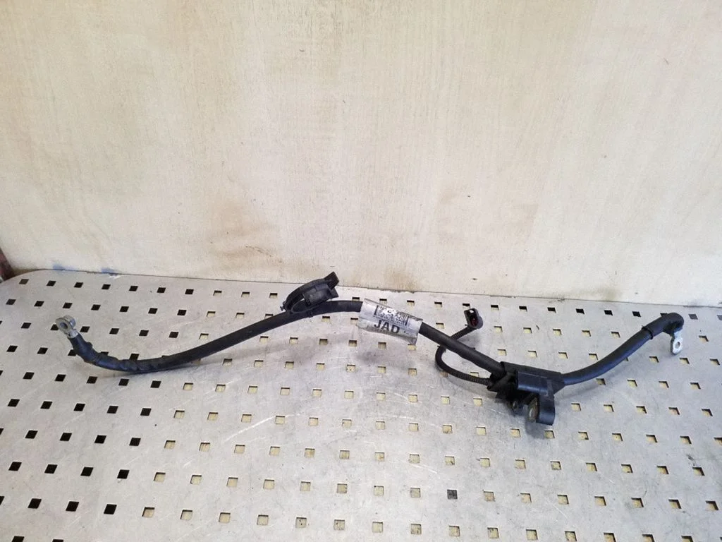 Muud juhtmed / juhtmestik AV6T14A280