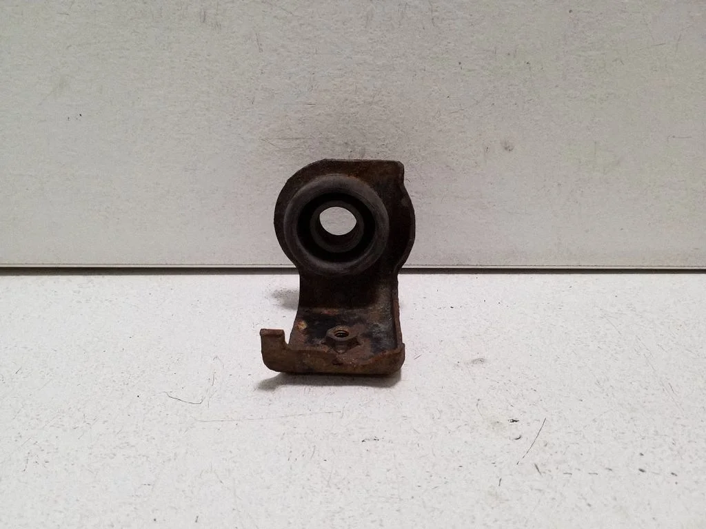 Radiator mount bracket – Suzuki Grand Vitara II (2006-2016)