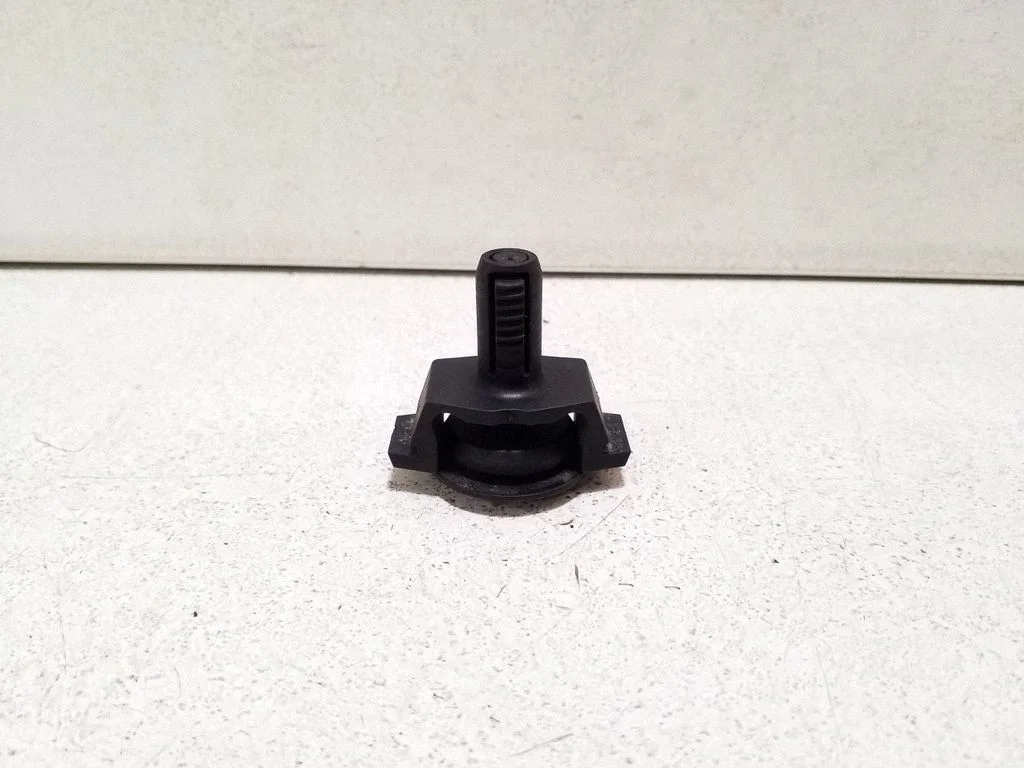 Radiator mount bracket A0009912595