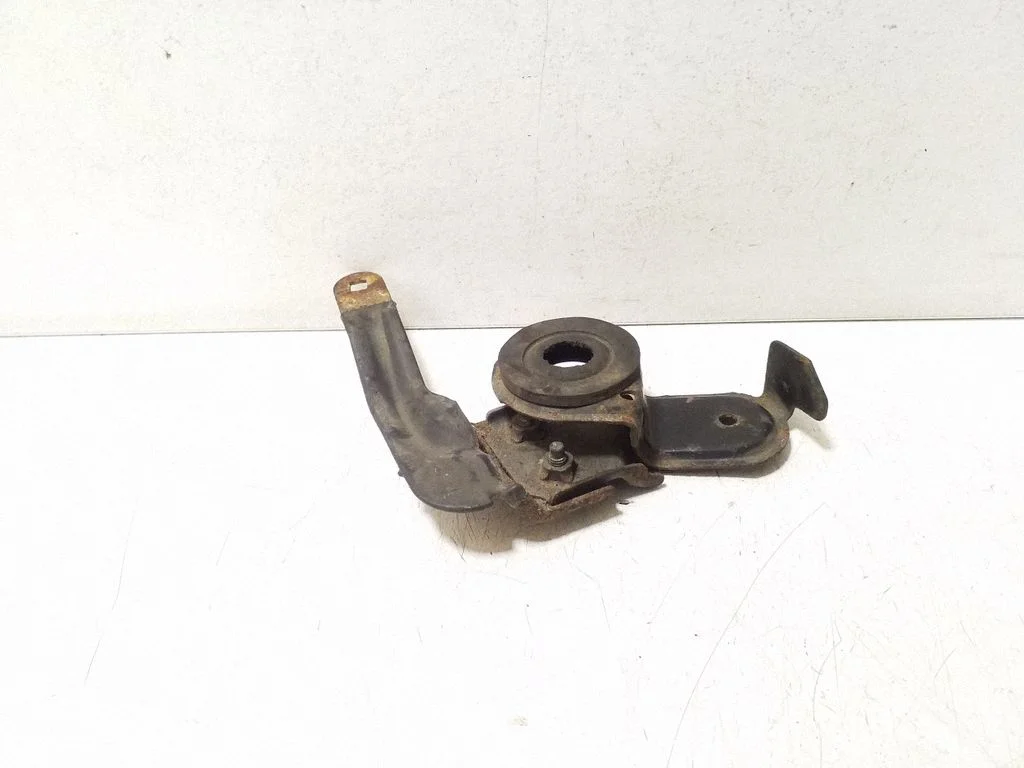 Radiator mount bracket