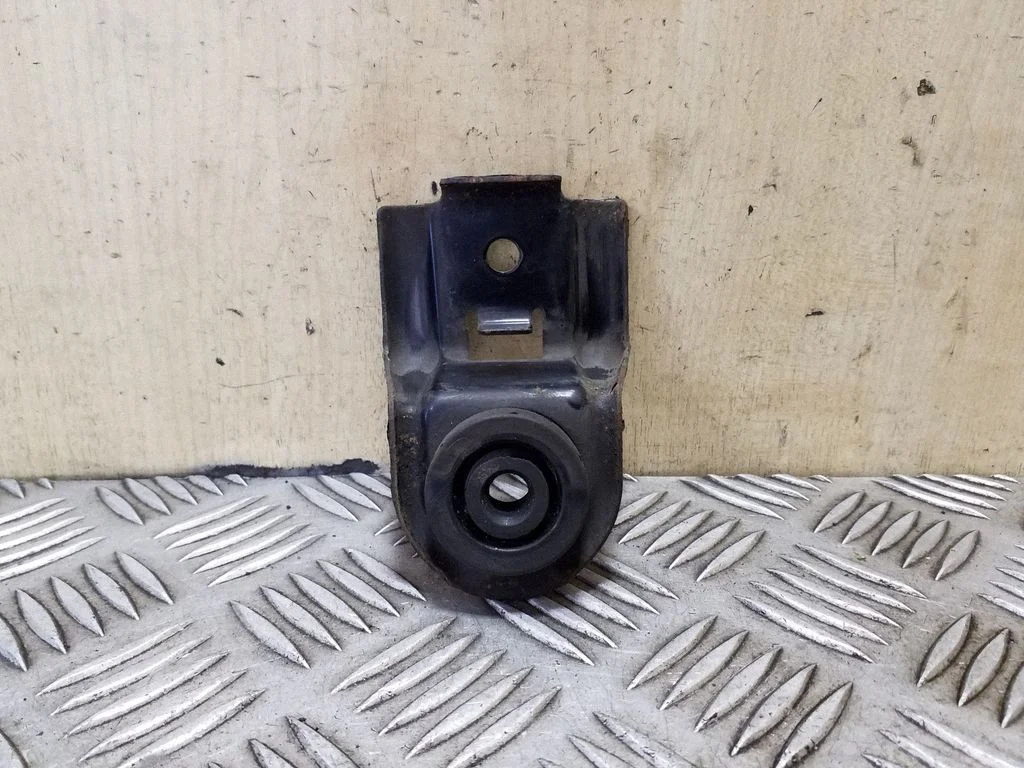 Radiaatori kinnitusklamber – Subaru Forester SH (2008-2013)