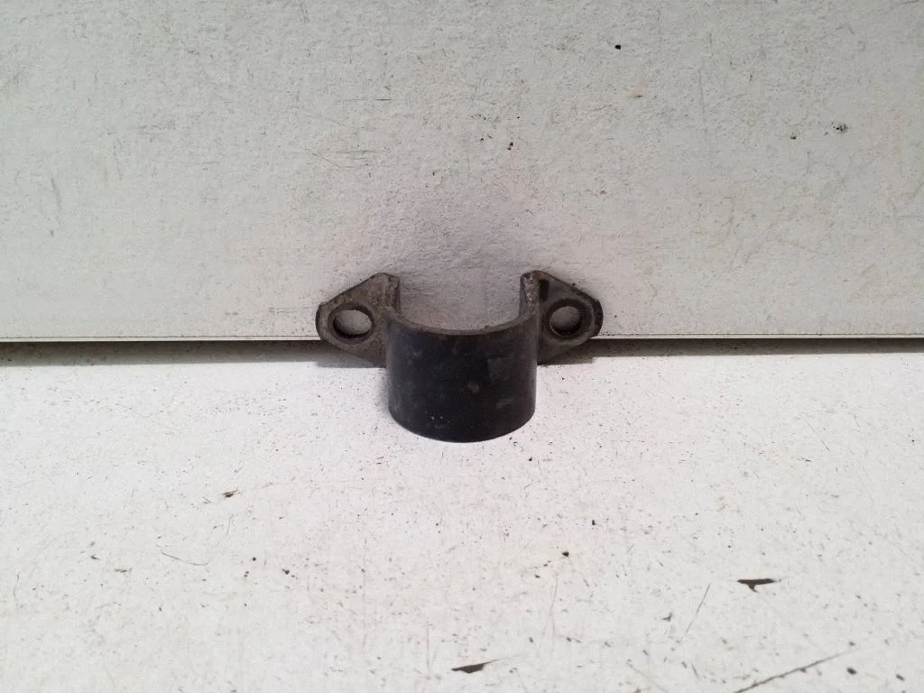 Uchwyt stabilizatora przedni – Toyota Avensis T250 (2003-2006)