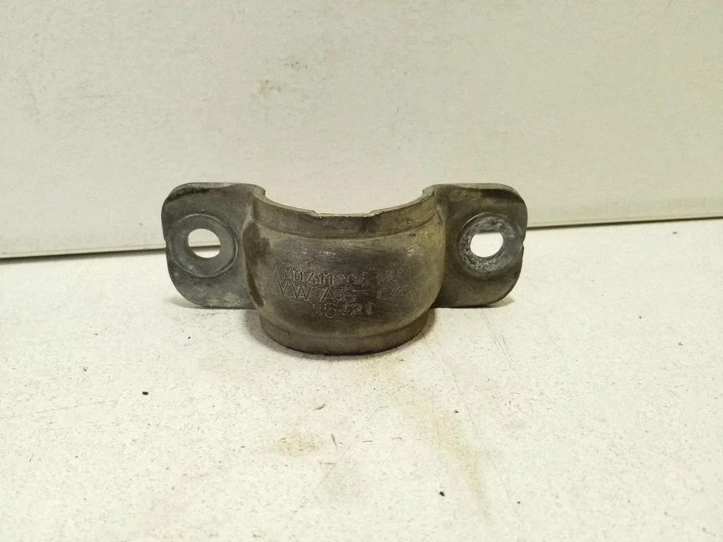 Stabilizatora turētājs (priekšpuse) 4M0411336