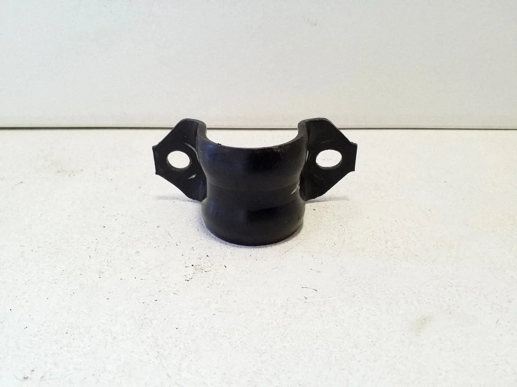 Sway bar bush bracket, front – right