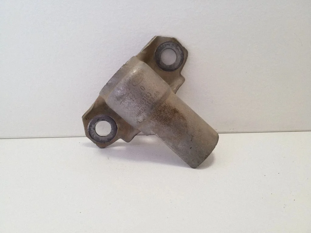 Sway bar bush bracket, front K8D25488AB