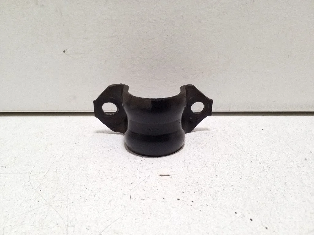Sway bar bush bracket, front