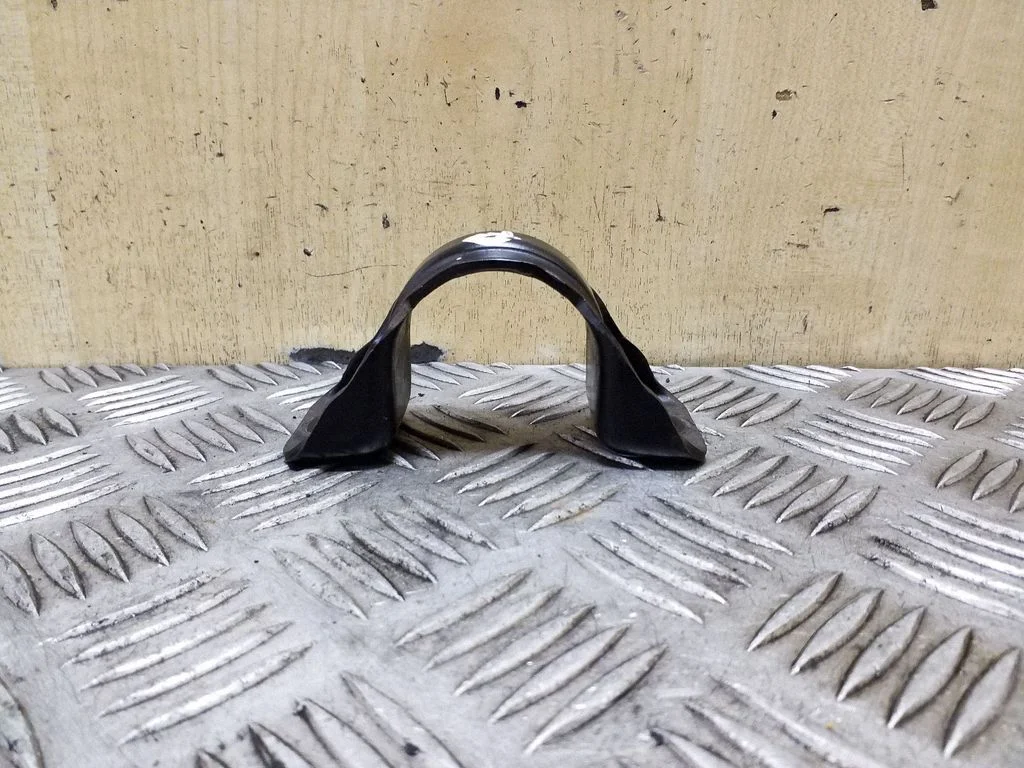Sway bar bush bracket, front – Jaguar XF X250 (2007-2015)