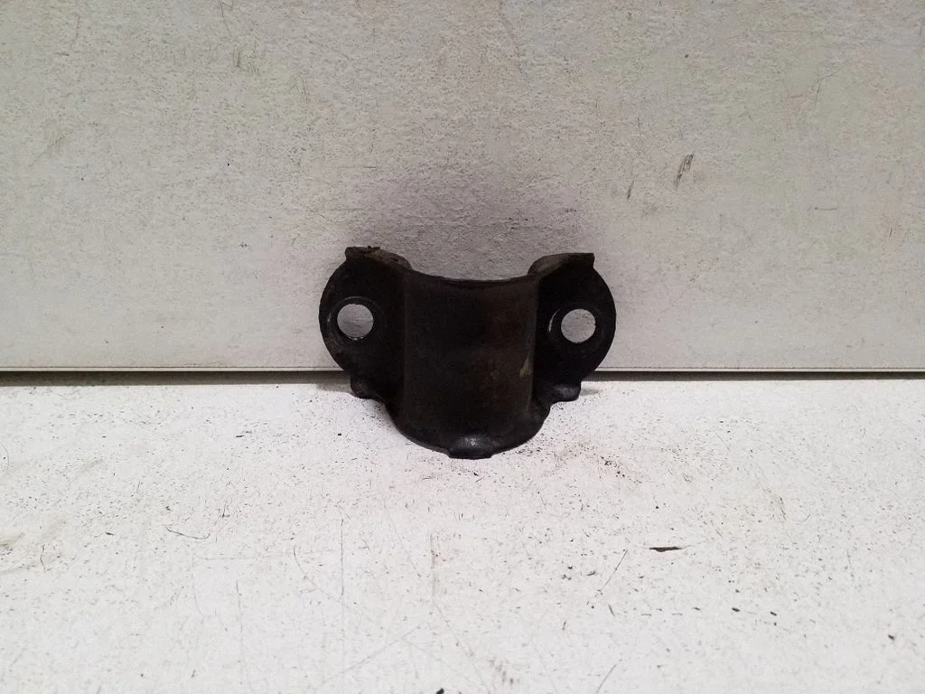 Sway bar bush bracket, rear – Volvo XC60 (2014-2016)
