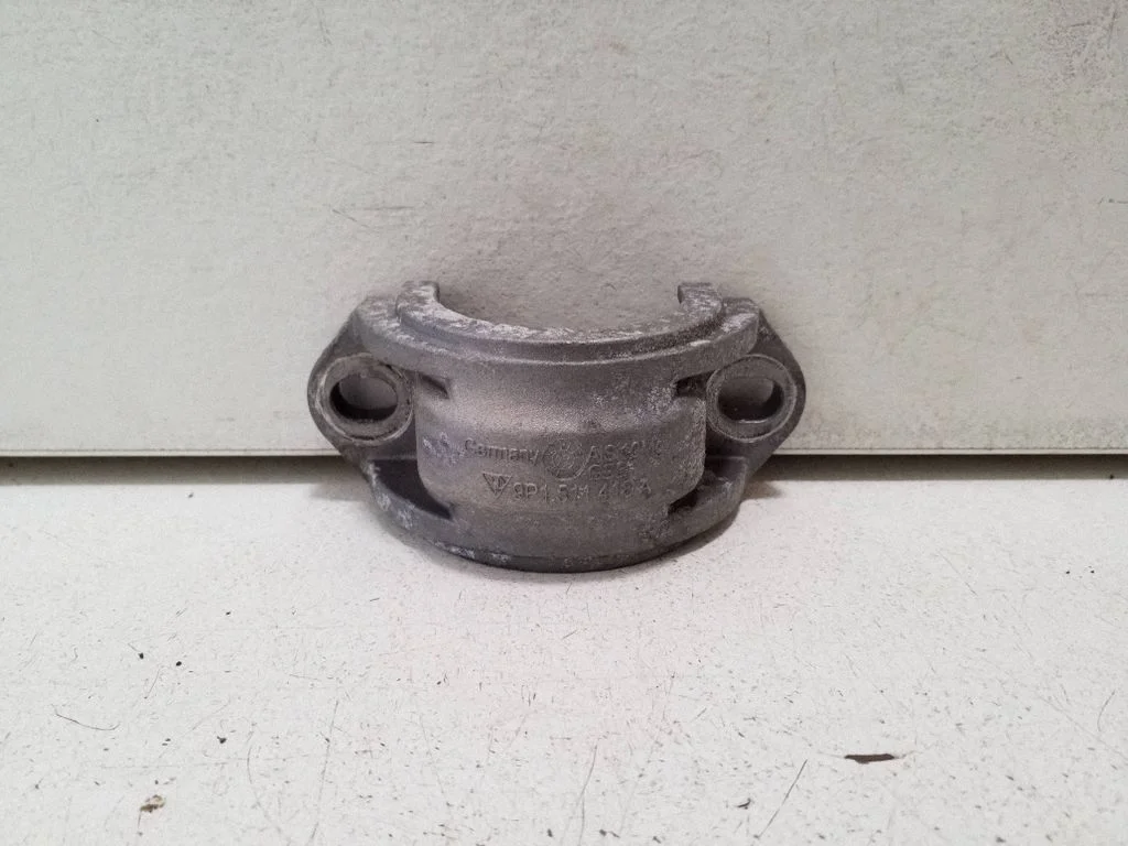 Sway bar bush bracket, rear 9P1511418A
