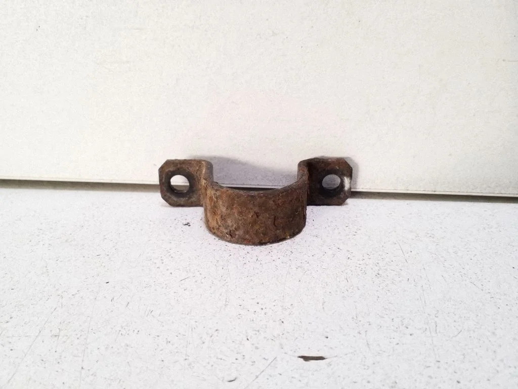 Stabilisaatori puksi klamber (tagumine) – Audi A6 Allroad C6 (2006-2011)