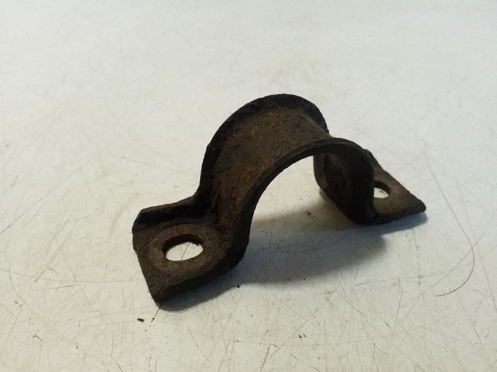 Stabilisaatori puksi klamber (tagumine) – Audi A6 Allroad C6 (2006-2011)