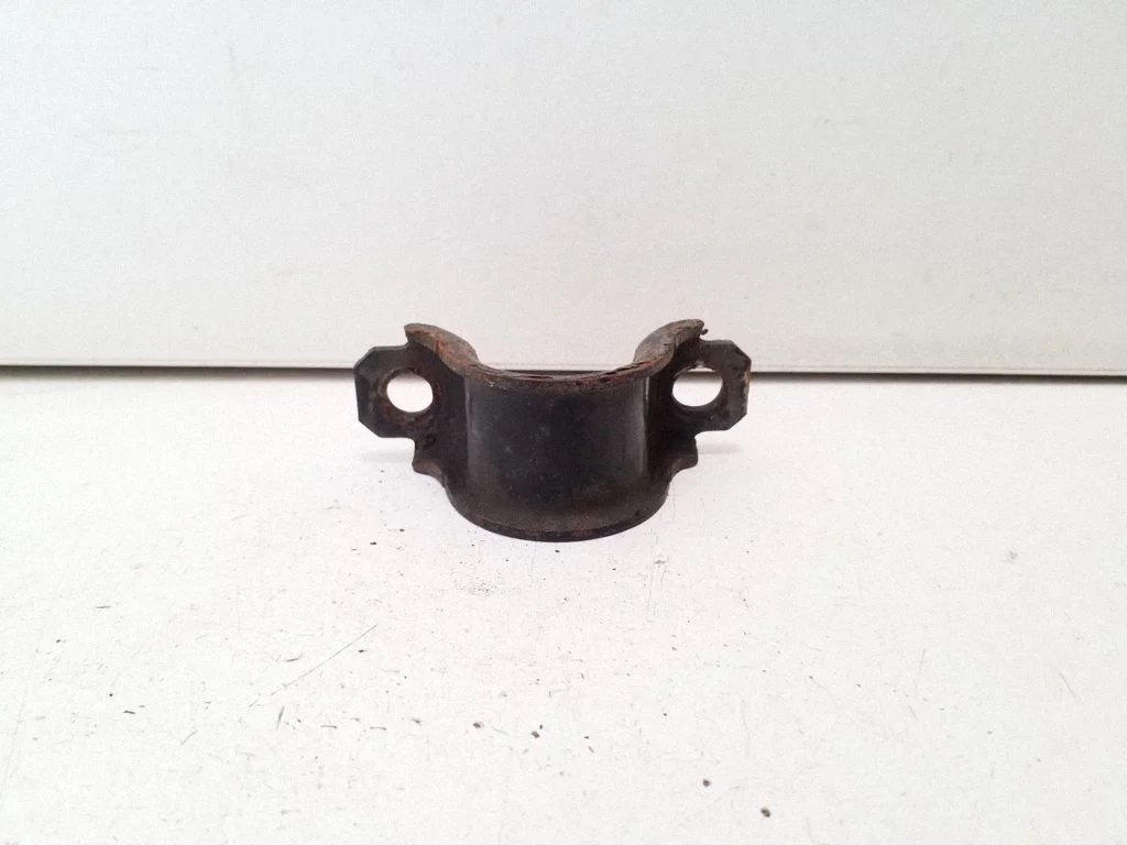 Sway bar bush bracket, rear – Toyota RAV 4 (XA20) (2000-2005)