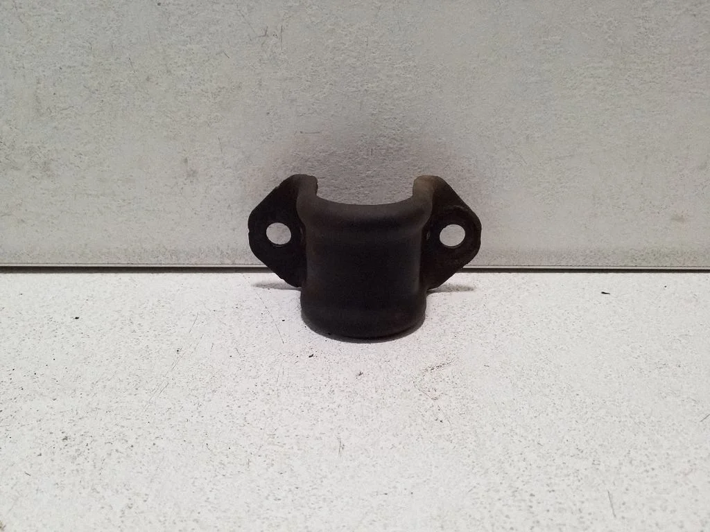 Sway bar bush bracket, rear